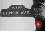Image Lenox Avenue à Harlem Trafic 1930 Harlem New York City USA, 1938, de la seconde 31 séquences d'archives historiques vidéo 65675068253