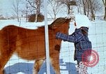 Image triage couverts de neige United States USA, 1971, de la seconde 23 séquences d'archives historiques vidéo 65675068262