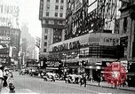 Standbild Times Square neon und Theater New York City USA, 1939, aus Sekunde 10 historischem Filmmaterial Videoclip 65675068263