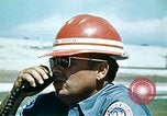 Image exercices de lutte contre l'incendie United States USA, 1971, de la seconde 18 séquences d'archives historiques vidéo 65675068267