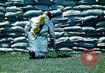 Image exercices de lutte contre l'incendie United States USA, 1971, de la seconde 21 séquences d'archives historiques vidéo 65675068267