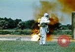 Image exercices de lutte contre l'incendie United States USA, 1971, de la seconde 51 séquences d'archives historiques vidéo 65675068267