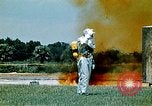 Image exercices de lutte contre l'incendie United States USA, 1971, de la seconde 55 séquences d'archives historiques vidéo 65675068267