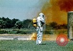 Image exercices de lutte contre l'incendie United States USA, 1971, de la seconde 57 séquences d'archives historiques vidéo 65675068267