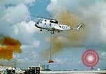 Image exercices de lutte contre l'incendie United States USA, 1971, de la seconde 58 séquences d'archives historiques vidéo 65675068267