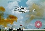 Image exercices de lutte contre l'incendie United States USA, 1971, de la seconde 60 séquences d'archives historiques vidéo 65675068267