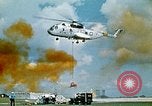 Image exercices de lutte contre l'incendie United States USA, 1971, de la seconde 61 séquences d'archives historiques vidéo 65675068267