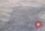 Standbild Öl Minderung Experiment Newport Rhode Island USA, 1970, aus Sekunde 16 historischem Filmmaterial Videoclip 65675068271