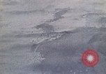 Standbild Öl Minderung Experiment Newport Rhode Island USA, 1970, aus Sekunde 22 historischem Filmmaterial Videoclip 65675068271