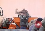 Standbild Öl Minderung Experiment Newport Rhode Island USA, 1970, aus Sekunde 24 historischem Filmmaterial Videoclip 65675068271