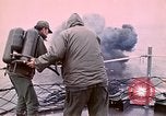 Standbild Öl Minderung Experiment Newport Rhode Island USA, 1970, aus Sekunde 41 historischem Filmmaterial Videoclip 65675068271