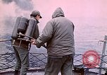 Standbild Öl Minderung Experiment Newport Rhode Island USA, 1970, aus Sekunde 46 historischem Filmmaterial Videoclip 65675068271