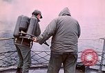 Standbild Öl Minderung Experiment Newport Rhode Island USA, 1970, aus Sekunde 47 historischem Filmmaterial Videoclip 65675068271