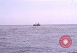 Immagine di Olio esperimento di abbattimento Newport Rhode Island USA, 1970, secondo 6 filmato di repertorio 65675068272