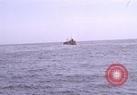 Immagine di Olio esperimento di abbattimento Newport Rhode Island USA, 1970, secondo 8 filmato di repertorio 65675068272