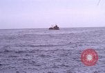 Immagine di Olio esperimento di abbattimento Newport Rhode Island USA, 1970, secondo 11 filmato di repertorio 65675068272