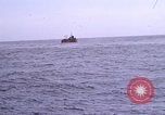 Immagine di Olio esperimento di abbattimento Newport Rhode Island USA, 1970, secondo 17 filmato di repertorio 65675068272