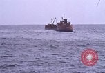 Immagine di Olio esperimento di abbattimento Newport Rhode Island USA, 1970, secondo 25 filmato di repertorio 65675068272