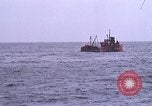 Immagine di Olio esperimento di abbattimento Newport Rhode Island USA, 1970, secondo 28 filmato di repertorio 65675068272