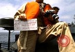 Standbild Monitor Flamme Boot South China Sea, 1968, aus Sekunde 1 historischem Filmmaterial Videoclip 65675068273