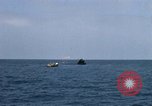 Standbild Monitor Flamme Boot South China Sea, 1968, aus Sekunde 9 historischem Filmmaterial Videoclip 65675068273