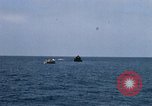 Standbild Monitor Flamme Boot South China Sea, 1968, aus Sekunde 10 historischem Filmmaterial Videoclip 65675068273