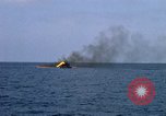 Standbild Monitor Flamme Boot South China Sea, 1968, aus Sekunde 33 historischem Filmmaterial Videoclip 65675068273