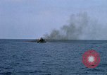 Standbild Monitor Flamme Boot South China Sea, 1968, aus Sekunde 35 historischem Filmmaterial Videoclip 65675068273