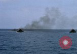 Standbild Monitor Flamme Boot South China Sea, 1968, aus Sekunde 37 historischem Filmmaterial Videoclip 65675068273