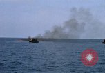 Standbild Monitor Flamme Boot South China Sea, 1968, aus Sekunde 38 historischem Filmmaterial Videoclip 65675068273