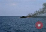 Standbild Monitor Flamme Boot South China Sea, 1968, aus Sekunde 45 historischem Filmmaterial Videoclip 65675068273