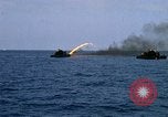 Standbild Monitor Flamme Boot South China Sea, 1968, aus Sekunde 59 historischem Filmmaterial Videoclip 65675068273
