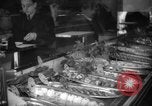 Immagine di Ristoranti Praga Cecoslovacchia, 1938, secondo 31 filmato di repertorio 65675068293