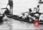 Immagine di Controlli di sicurezza Saigon Vietnam, 1967, secondo 39 filmato di repertorio 65675068299