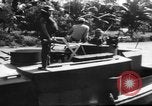 Immagine di Controlli di sicurezza Saigon Vietnam, 1967, secondo 44 filmato di repertorio 65675068299