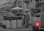 Immagine di Controlli di sicurezza Saigon Vietnam, 1967, secondo 57 filmato di repertorio 65675068299