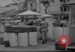Immagine di Controlli di sicurezza Saigon Vietnam, 1967, secondo 59 filmato di repertorio 65675068299
