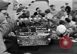 Image services religieux juif Dachau Allemagne, 1945, de la seconde 4 séquences d'archives historiques vidéo 65675068322