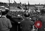 Image services religieux juif Dachau Allemagne, 1945, de la seconde 29 séquences d'archives historiques vidéo 65675068322