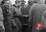 Image LES membres DU congrès AMÉRICAIN voient le camp de concentration de Buchenwald Weimar en Allemagne, 1945, de la seconde 11 séquences d'archives historiques vidéo 65675068326