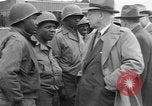 Image LES membres DU congrès AMÉRICAIN voient le camp de concentration de Buchenwald Weimar en Allemagne, 1945, de la seconde 27 séquences d'archives historiques vidéo 65675068326