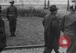 Image LES membres DU congrès AMÉRICAIN voient le camp de concentration de Buchenwald Weimar en Allemagne, 1945, de la seconde 34 séquences d'archives historiques vidéo 65675068326