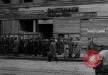 Immagine di Civili Duisburg Germania, 1945, secondo 17 filmato di repertorio 65675068327