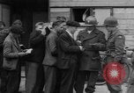 Immagine di Civili Duisburg Germania, 1945, secondo 23 filmato di repertorio 65675068327