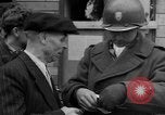 Immagine di Civili Duisburg Germania, 1945, secondo 29 filmato di repertorio 65675068327