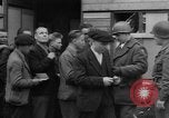 Immagine di Civili Duisburg Germania, 1945, secondo 37 filmato di repertorio 65675068327