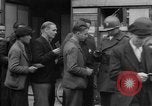 Immagine di Civili Duisburg Germania, 1945, secondo 38 filmato di repertorio 65675068327