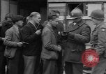 Immagine di Civili Duisburg Germania, 1945, secondo 39 filmato di repertorio 65675068327