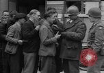 Immagine di Civili Duisburg Germania, 1945, secondo 41 filmato di repertorio 65675068327