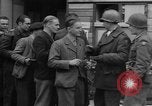 Immagine di Civili Duisburg Germania, 1945, secondo 42 filmato di repertorio 65675068327